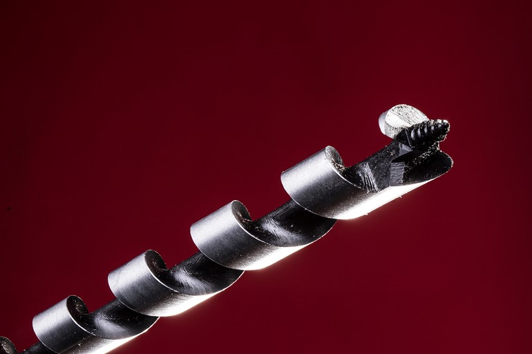 19年精密结构件产业市场开头难？