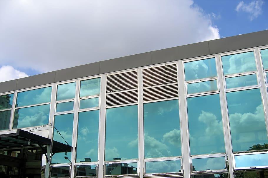 光伏下半场：国企加速入场，民企重新定位